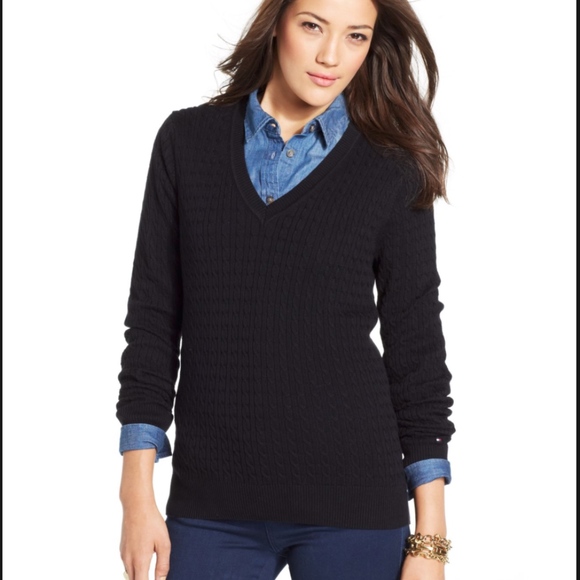 Tommy Hilfiger Sweaters - Tommy Hilfiger New Cable Knit V-Neck Sweater